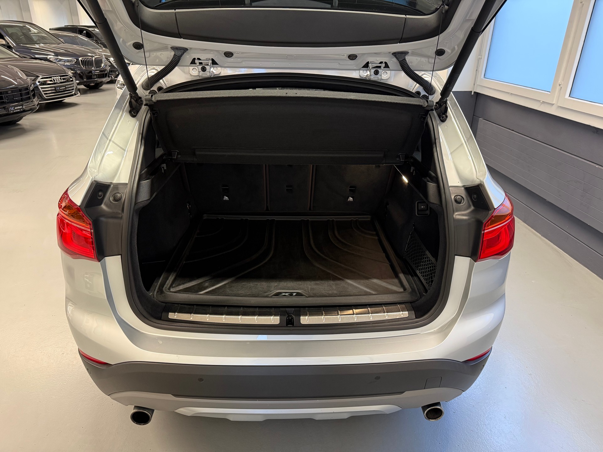 BMW X1 xDrive 25i xLine Steptronic-image-5