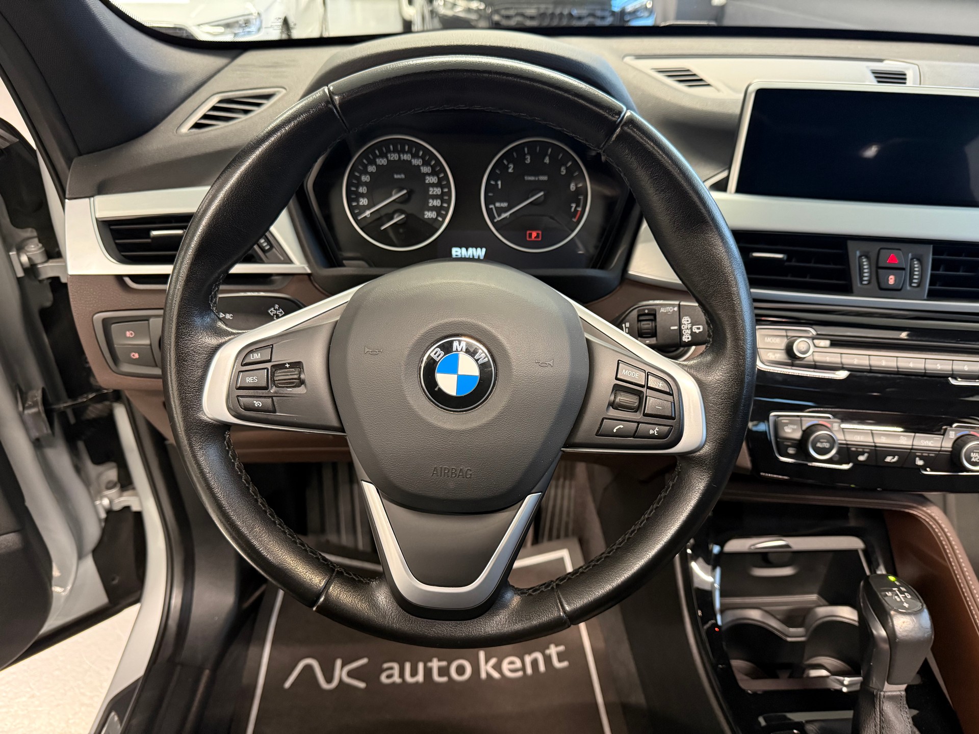 BMW X1 xDrive 25i xLine Steptronic-image-8