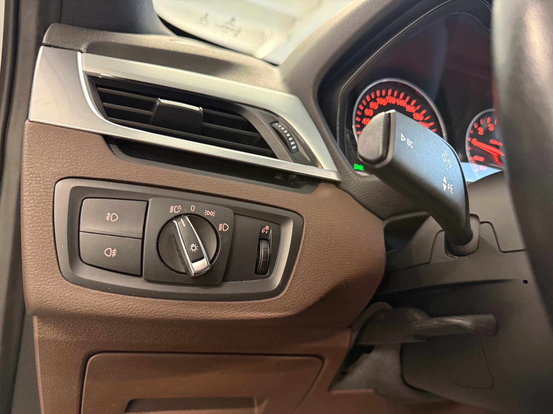 BMW X1 xDrive 25i xLine Steptronic-image-13