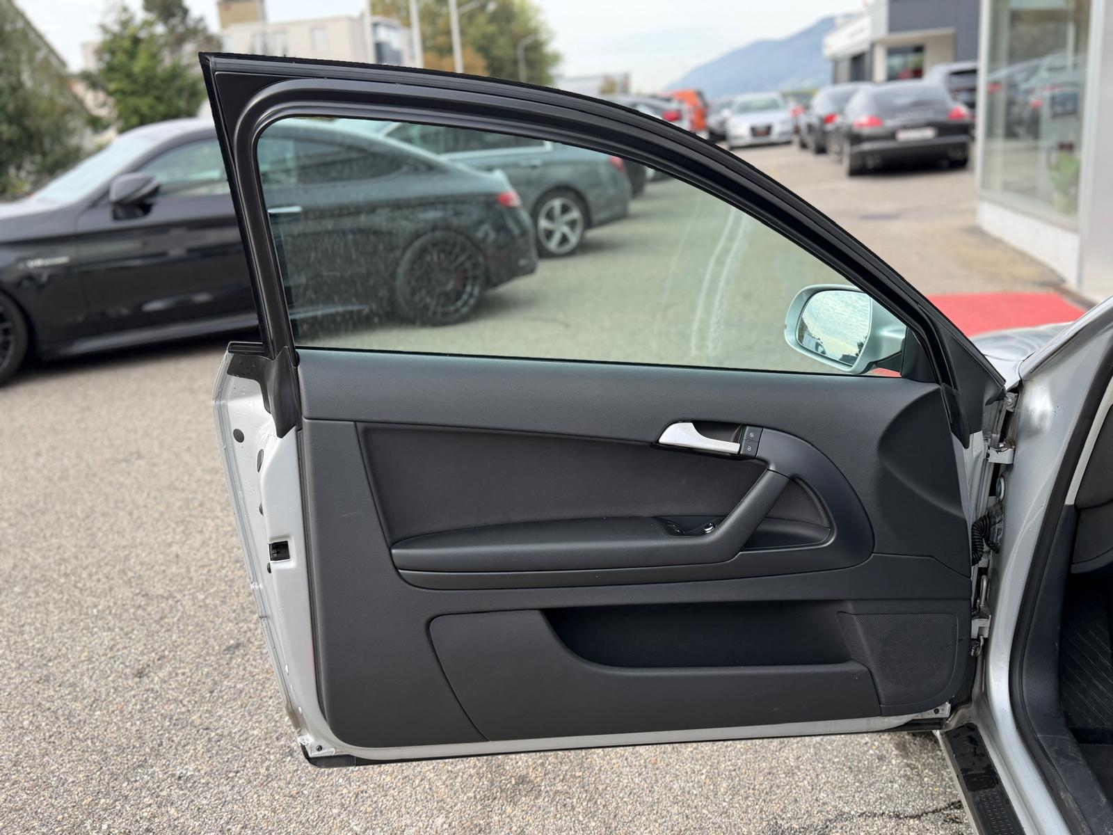 AUDI A3 Sportback 2.0 FSI Ambiente-image-6