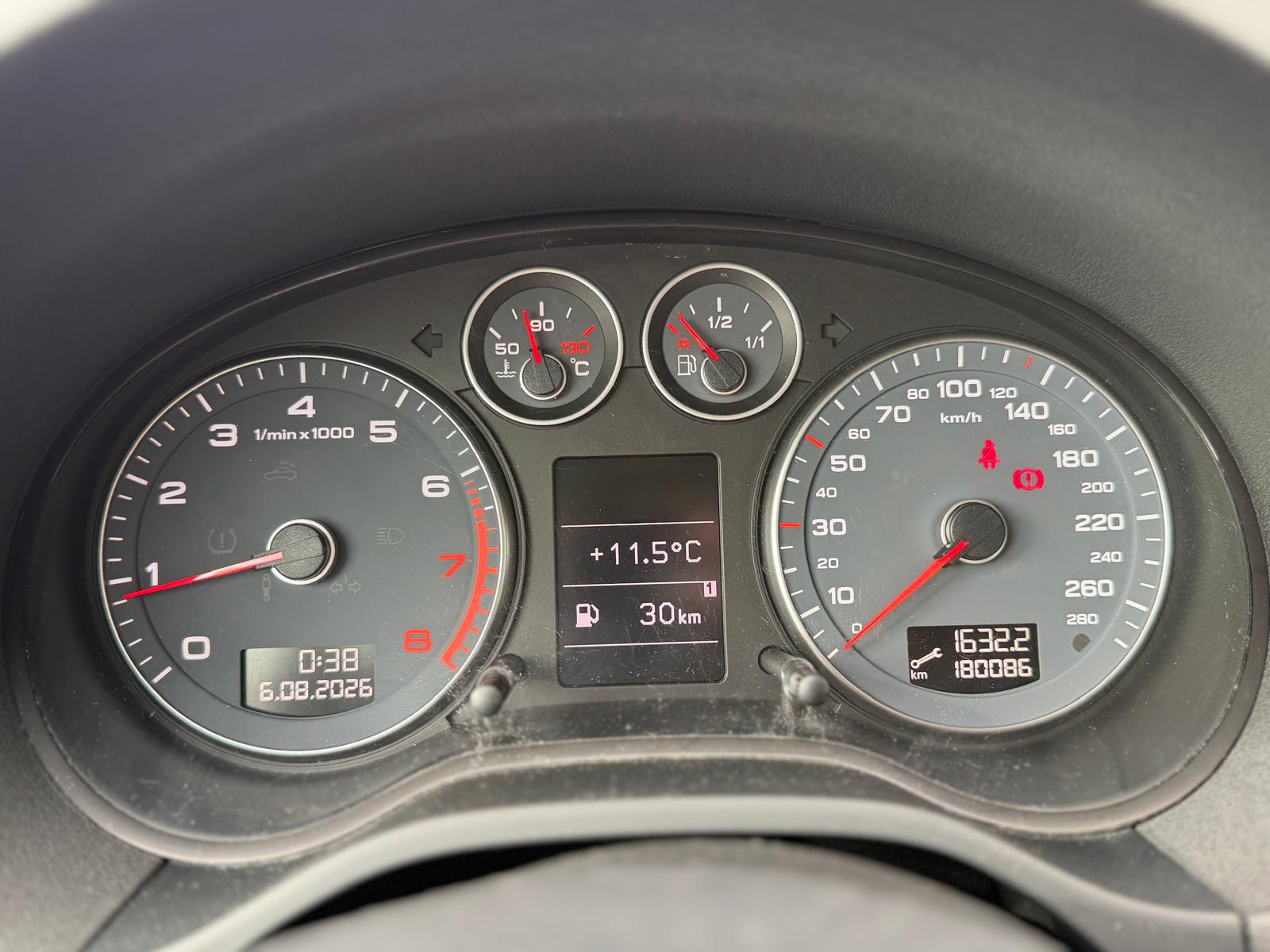 AUDI A3 Sportback 2.0 FSI Ambiente-image-9