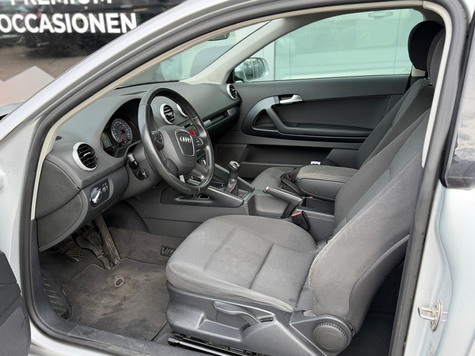 AUDI A3 Sportback 2.0 FSI Ambiente-image-7