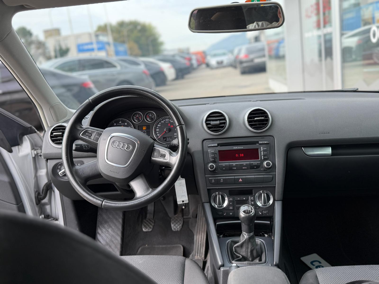 AUDI A3 Sportback 2.0 FSI Ambiente-image-8