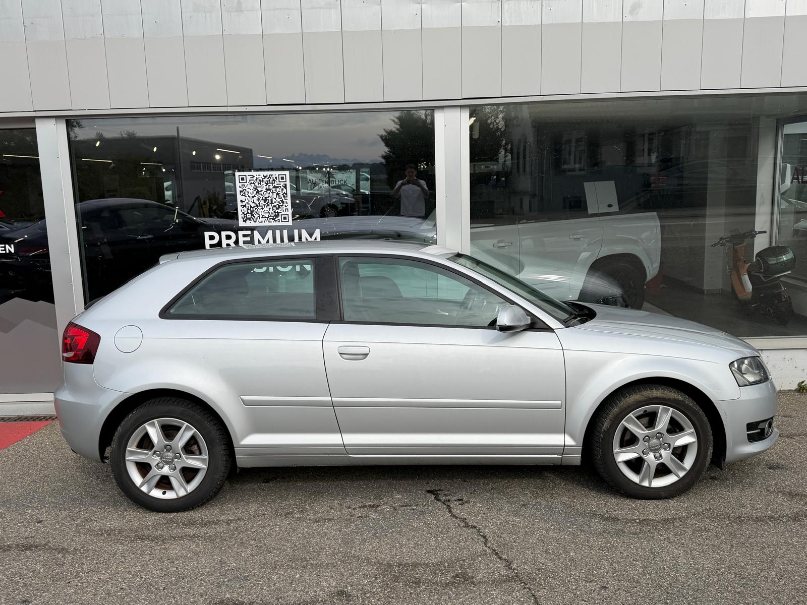 AUDI A3 Sportback 2.0 FSI Ambiente-image-5