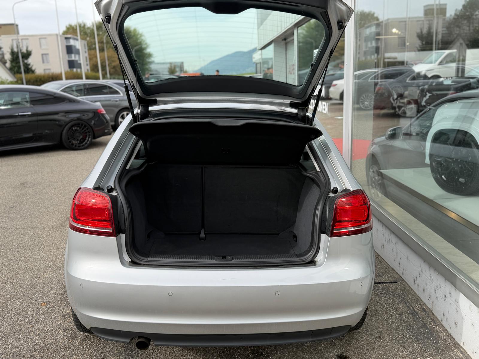 AUDI A3 Sportback 2.0 FSI Ambiente-image-4