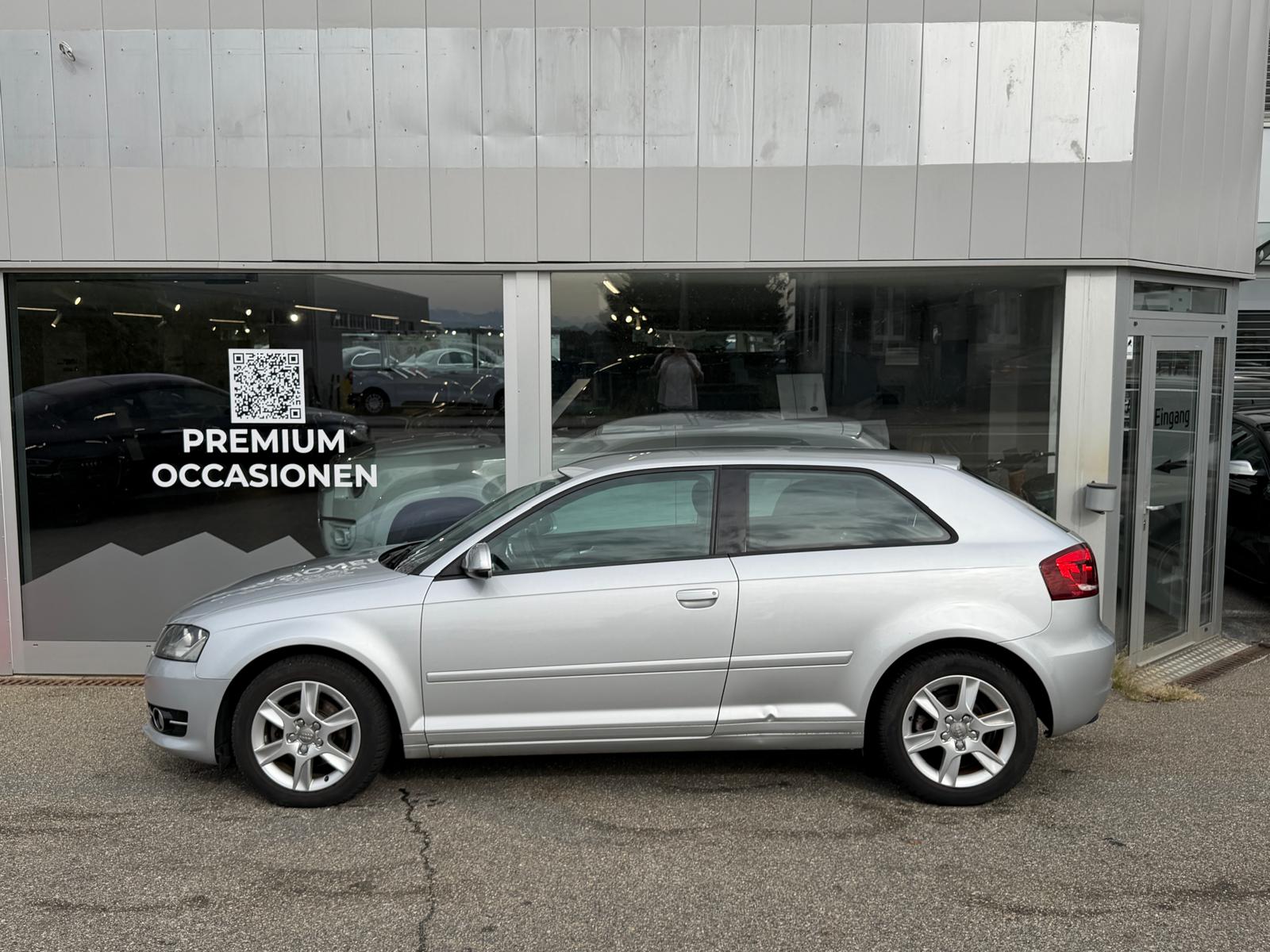 AUDI A3 Sportback 2.0 FSI Ambiente-image-2