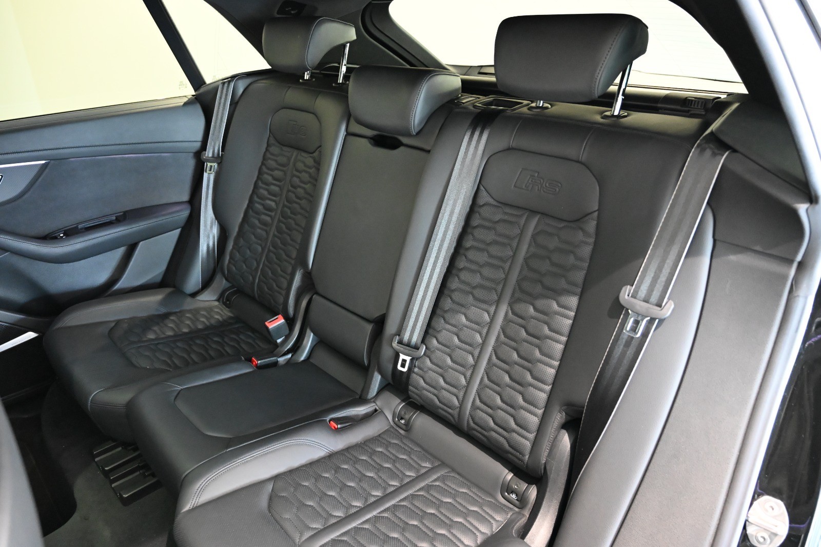 AUDI RSQ8 quattro tiptronic-image-9