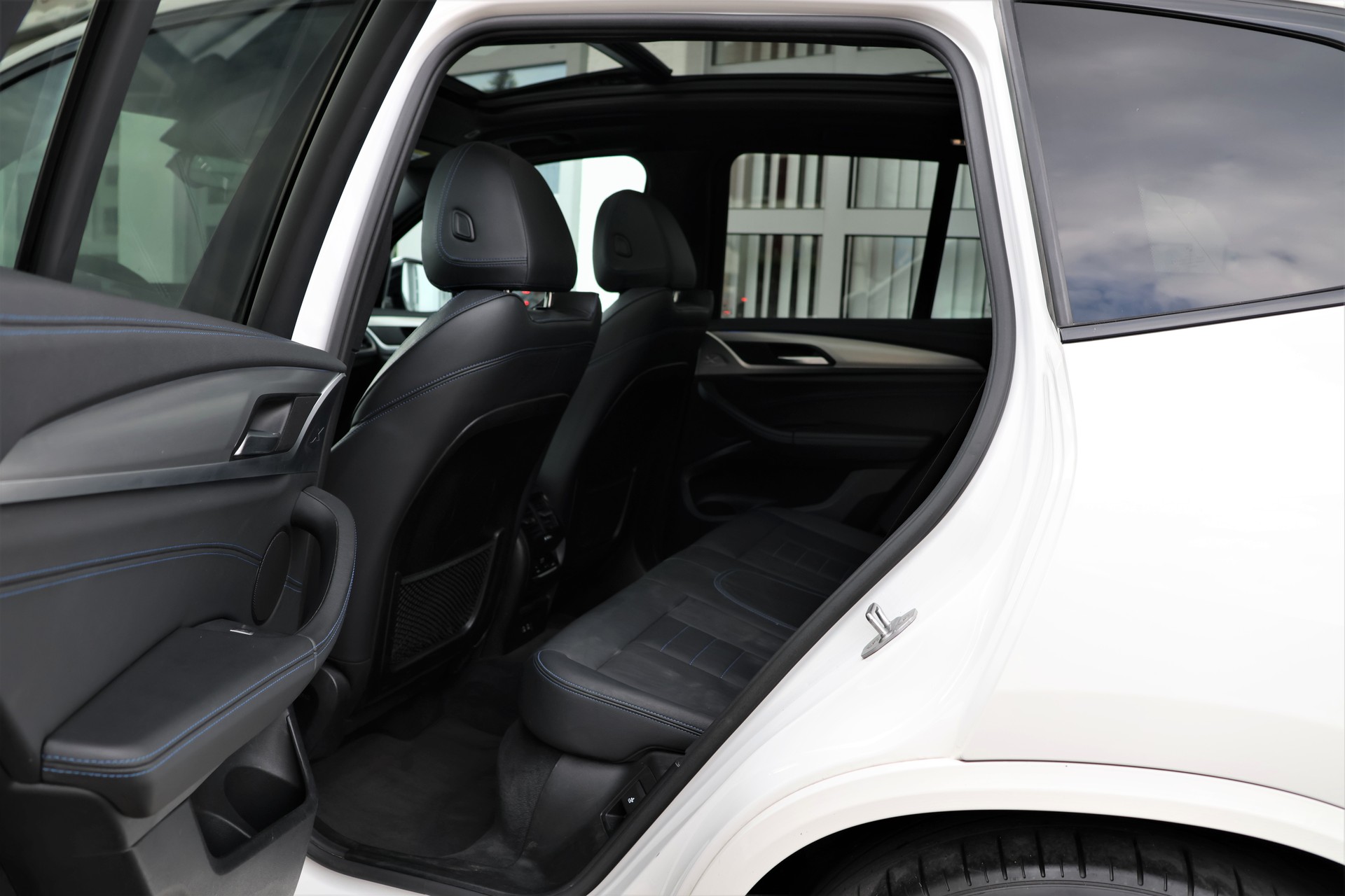 BMW X3 xDrive 30e M Sport (CH) + 2.0T AHK-image-12