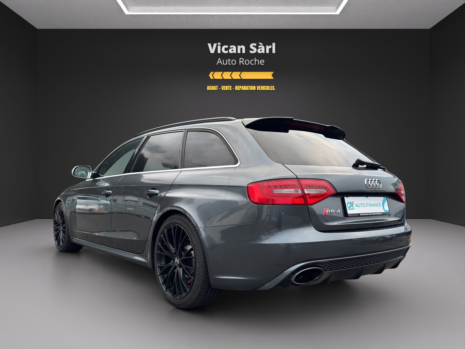 AUDI RS4 Avant 4.2 FSI V8 quattro S-tronic-image-6