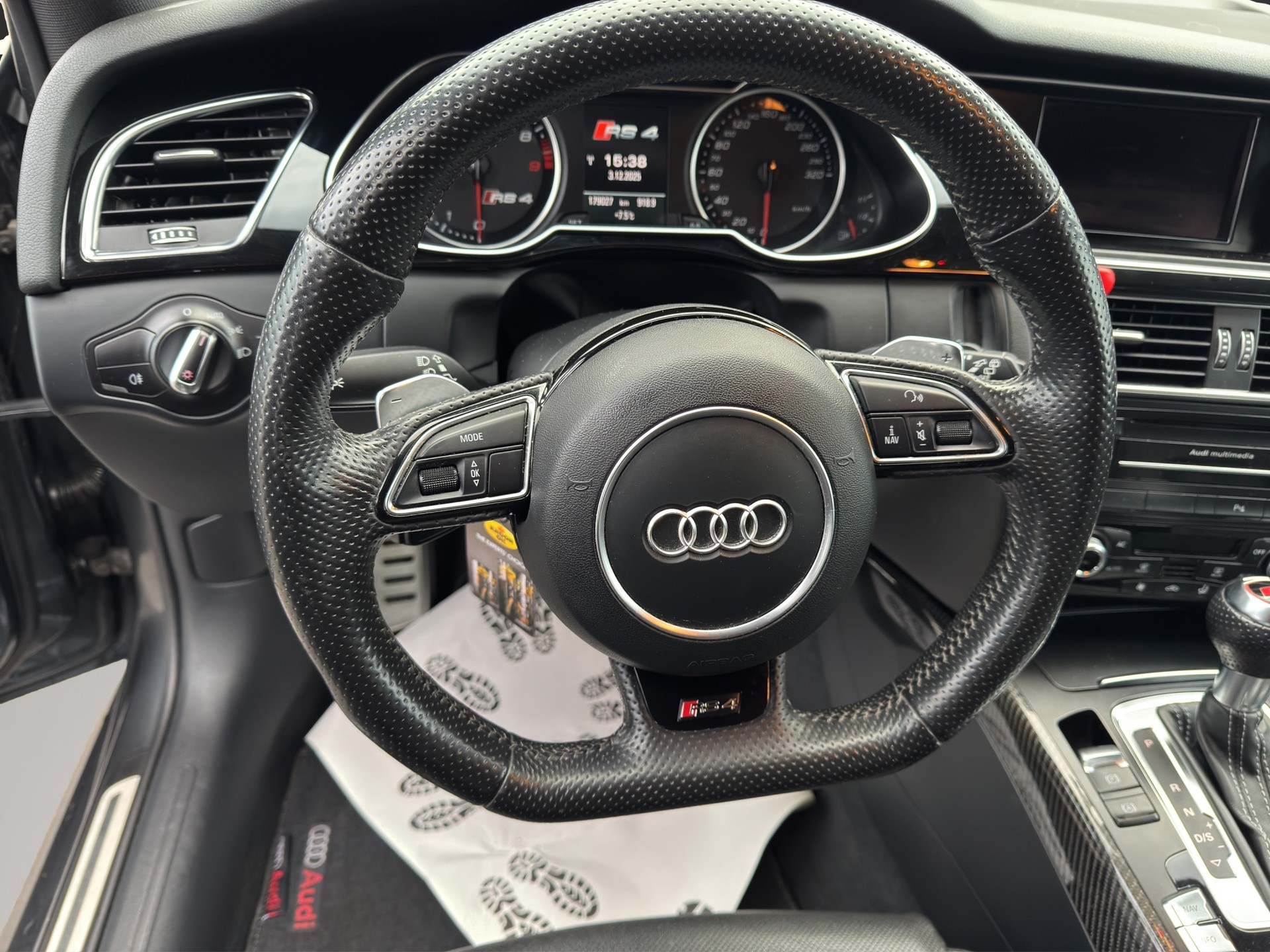 AUDI RS4 Avant 4.2 FSI V8 quattro S-tronic-image-10