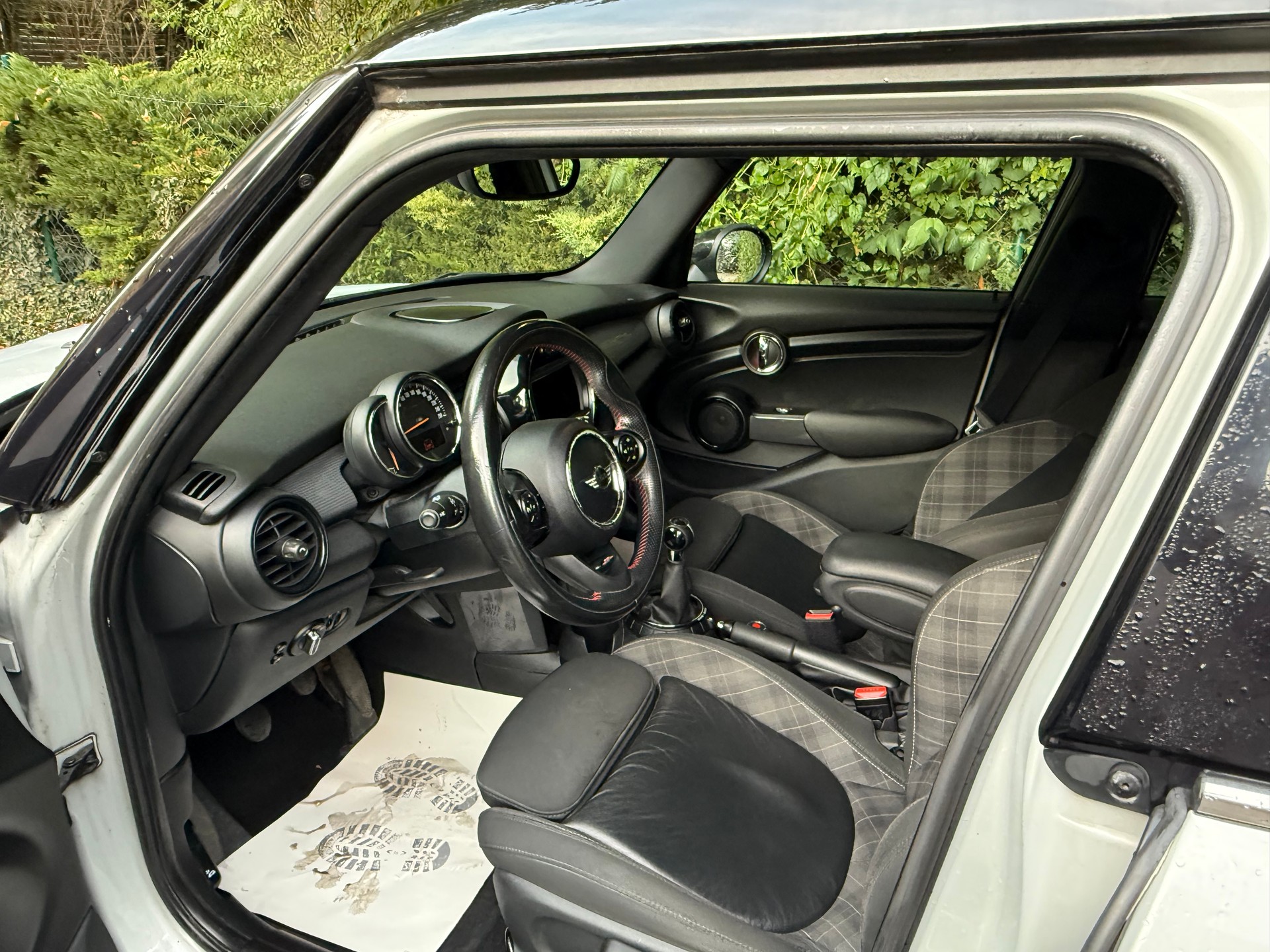 MINI Cooper Classic Edition-image-5