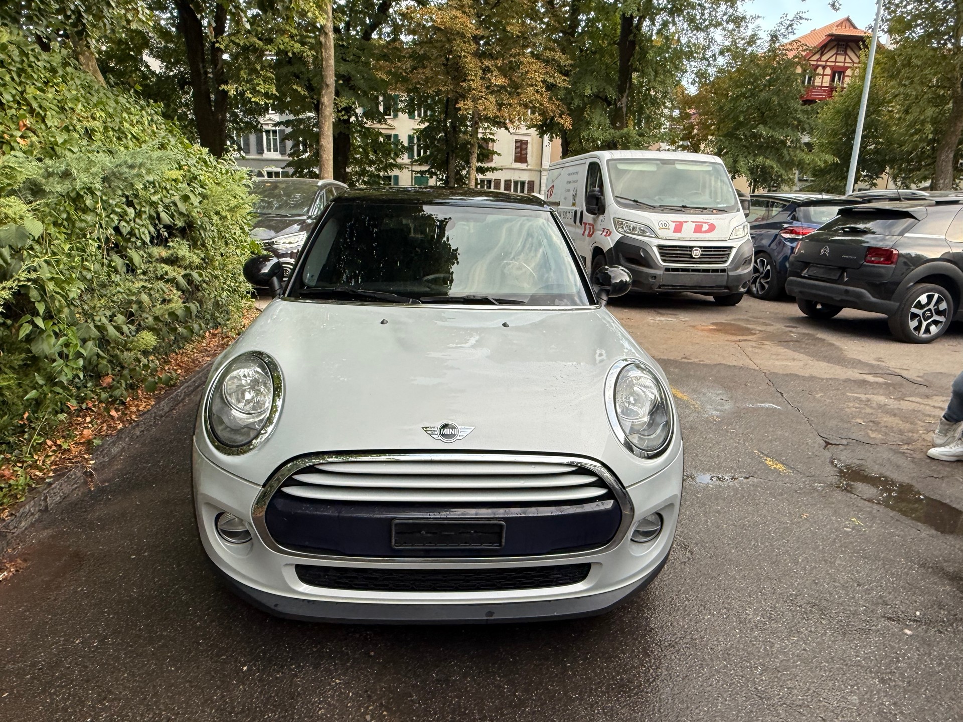 MINI Cooper Classic Edition-image-3