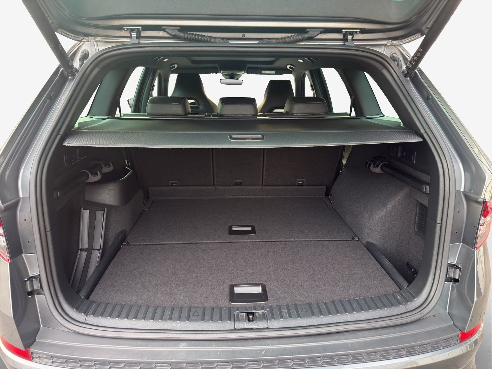 SKODA Kodiaq 2.0 TSI 4x4 SportLine-image-12