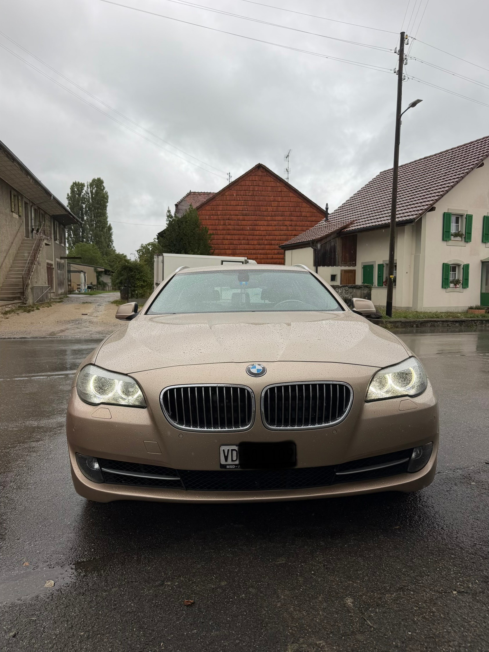 BMW 528i xDrive Touring Steptronic-image-1