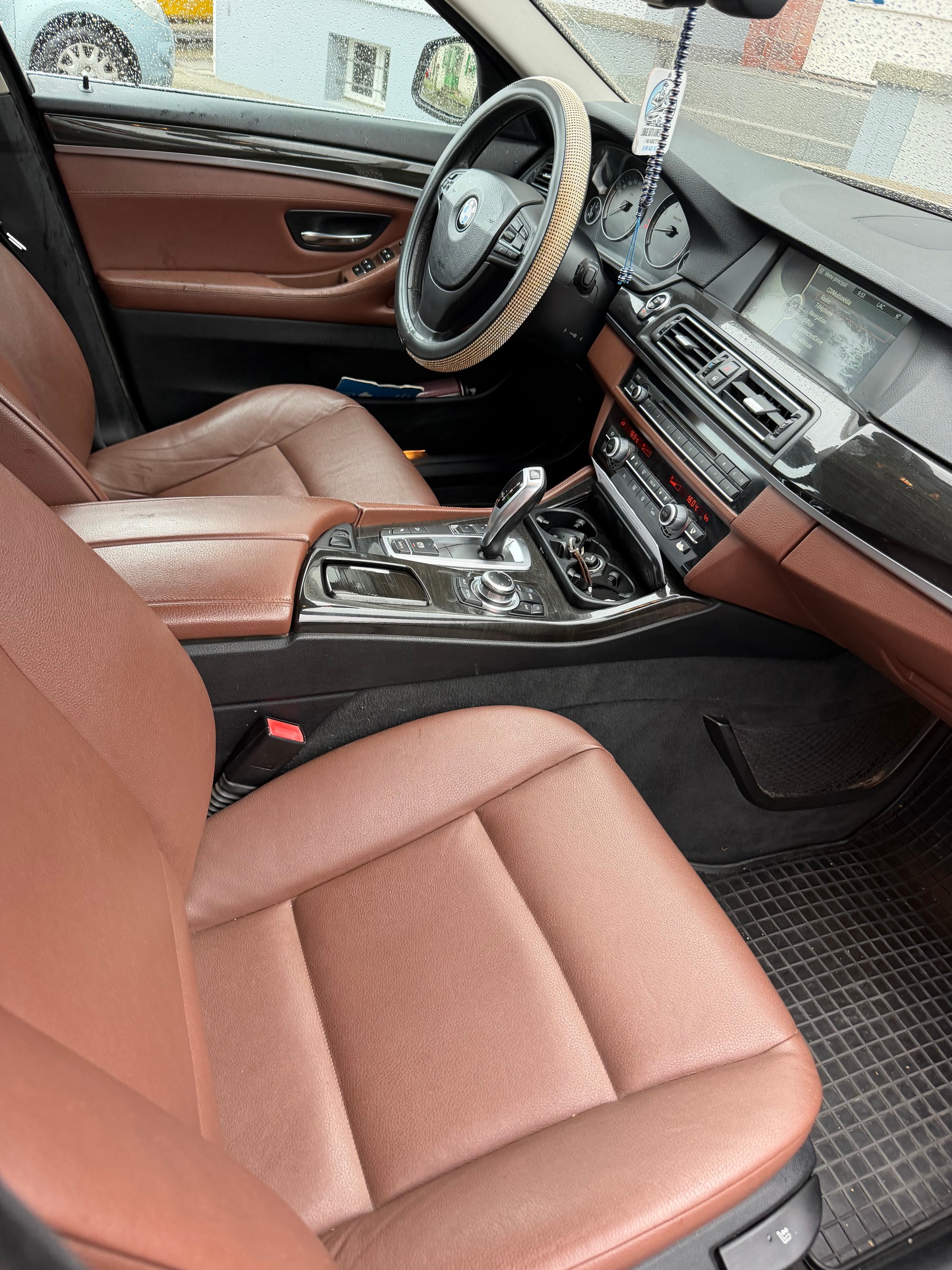 BMW 528i xDrive Touring Steptronic-image-4
