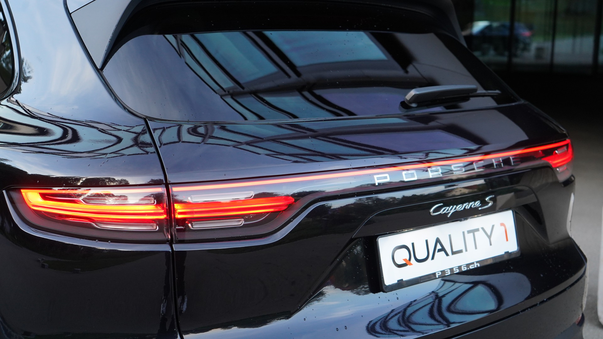 PORSCHE Cayenne S-image-6