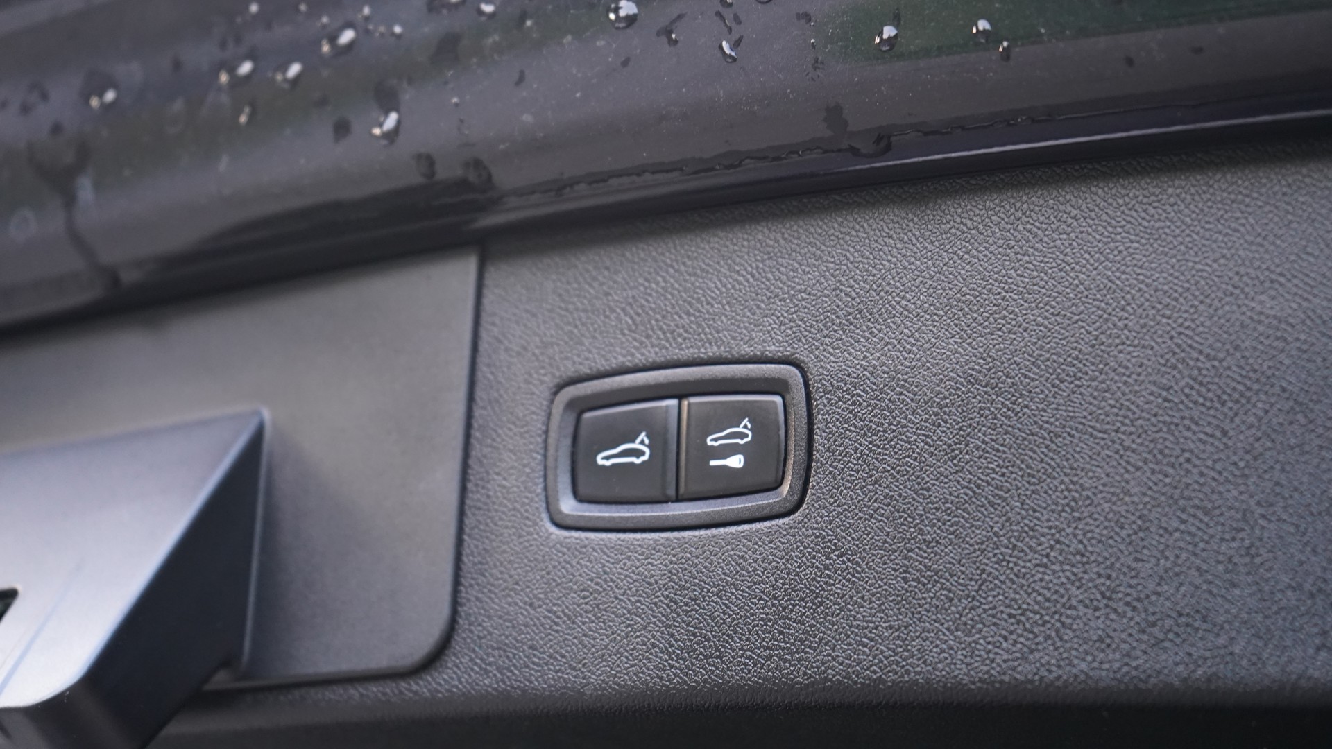 PORSCHE Cayenne S-image-25