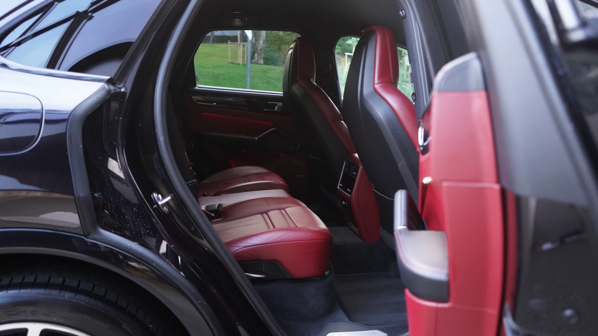 PORSCHE Cayenne S-image-15