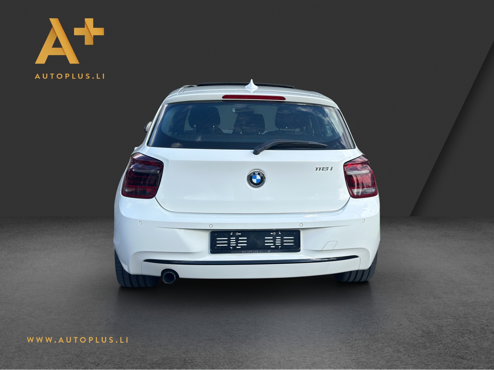 BMW 118i Sport Line-image-5