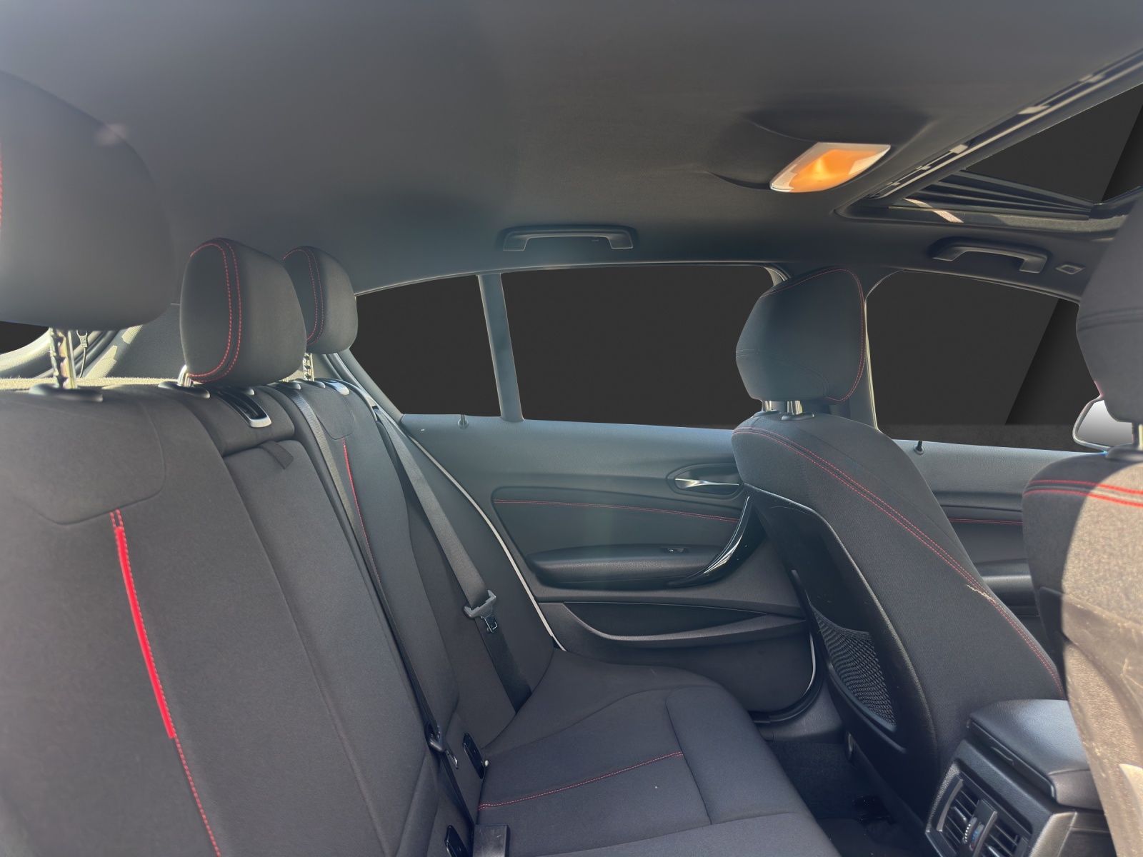 BMW 118i Sport Line-image-13