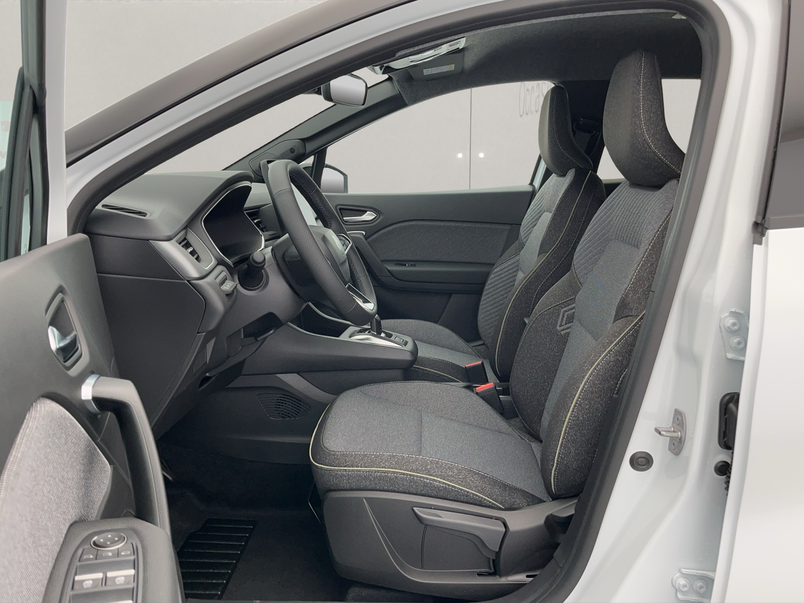 RENAULT Captur 1.8 E-Tech techno-image-7
