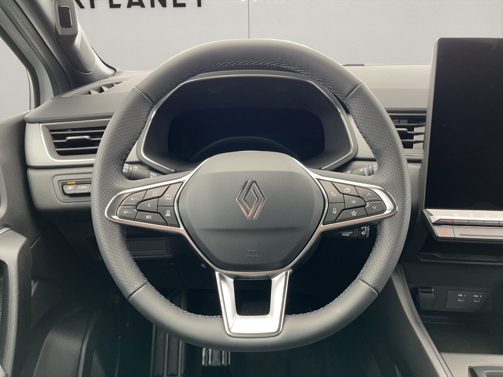 RENAULT Captur 1.8 E-Tech techno-image-9