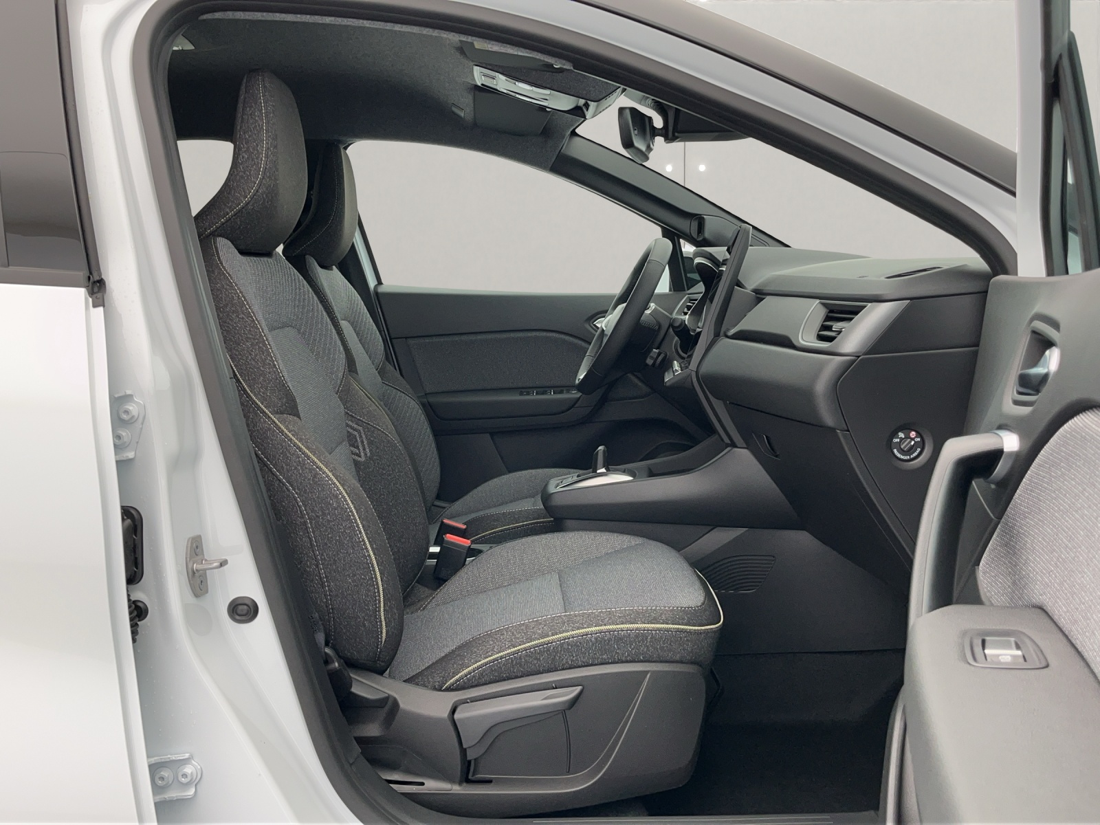 RENAULT Captur 1.8 E-Tech techno-image-15