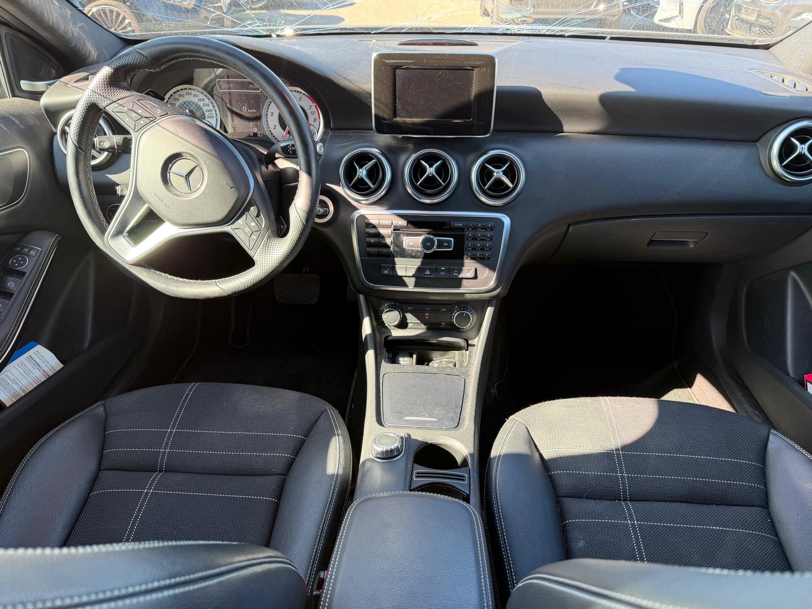 MERCEDES-BENZ A-Klasse W176 A 200 Urban-image-12