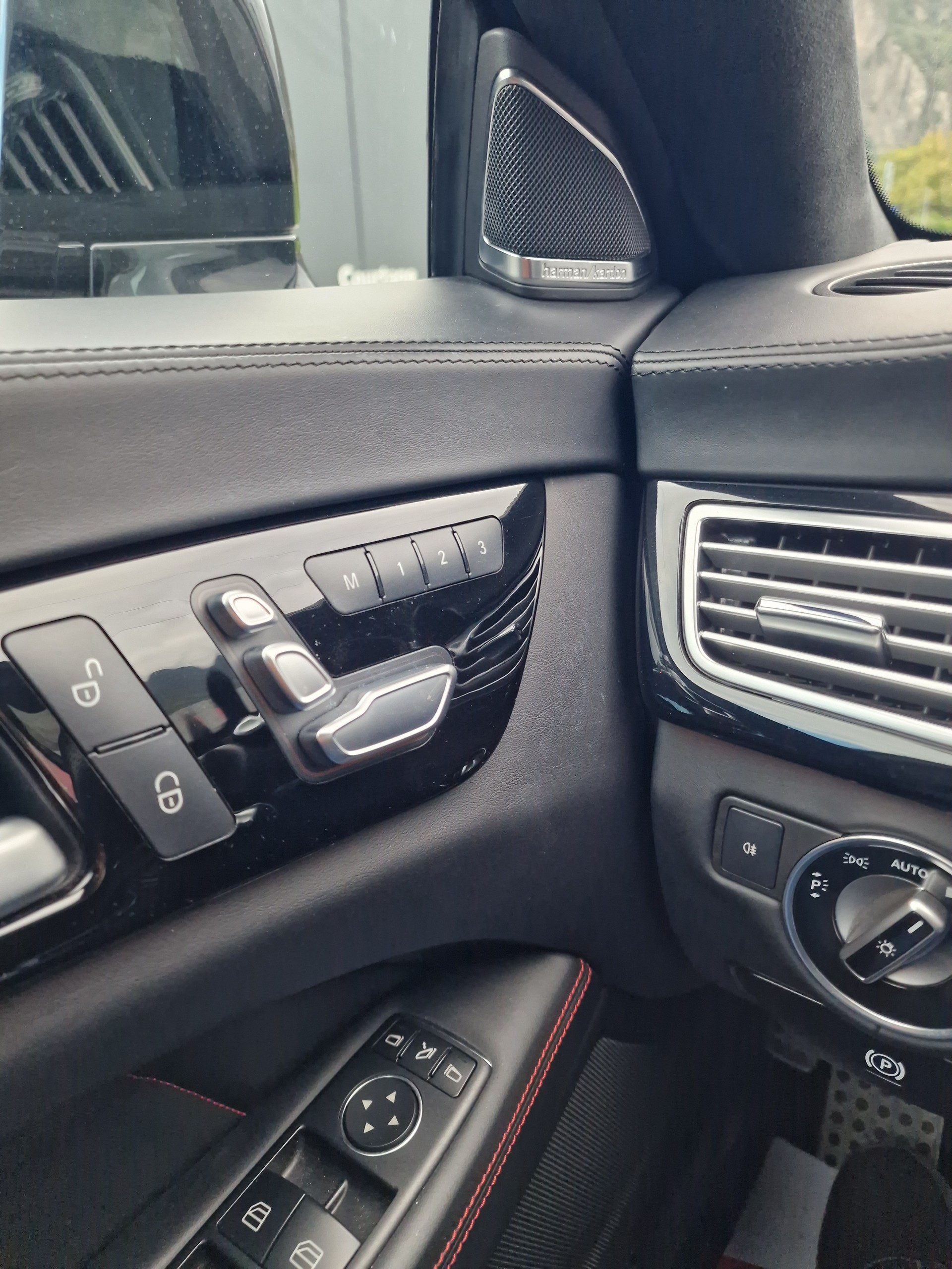 MERCEDES-BENZ CLS 400 4Matic 9G-Tronic-image-11