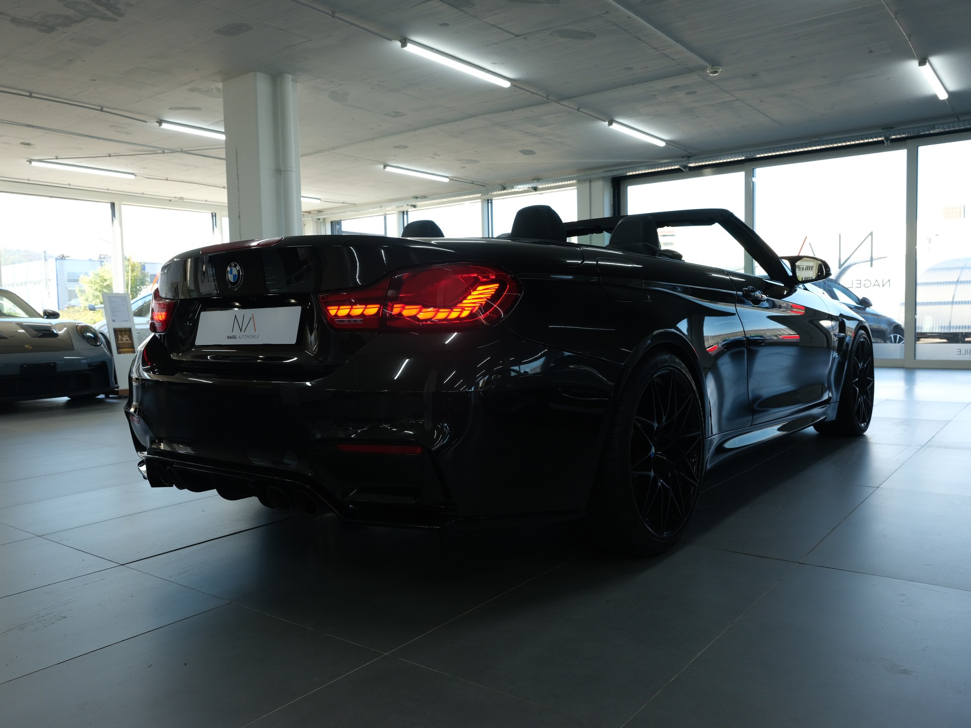 BMW M4 Cabriolet Competition DKG *Harman & Kardon* *M - Performance* *Rückfahrkamera*-image-3
