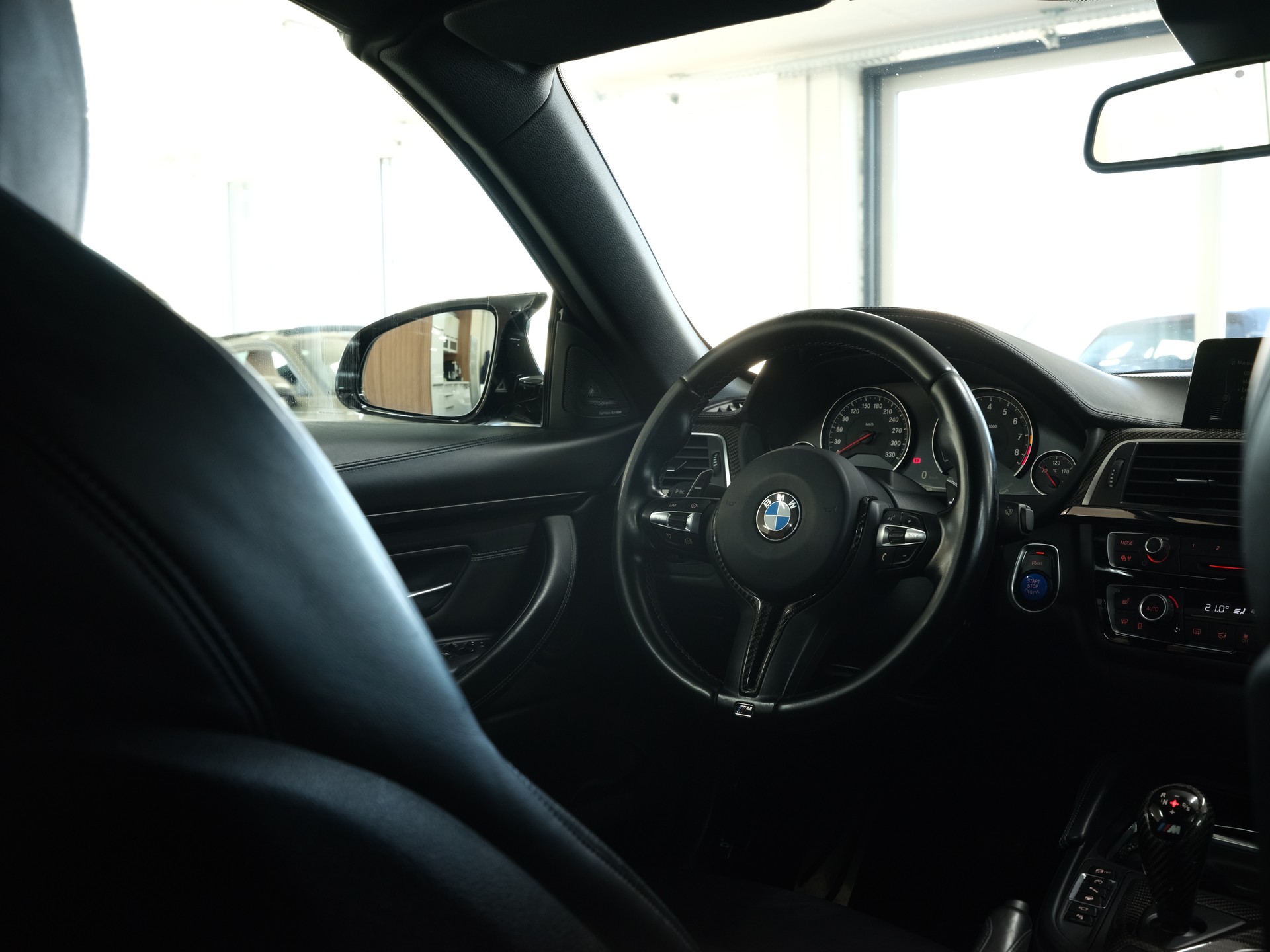 BMW M4 Cabriolet Competition DKG *Harman & Kardon* *M - Performance* *Rückfahrkamera*-image-27