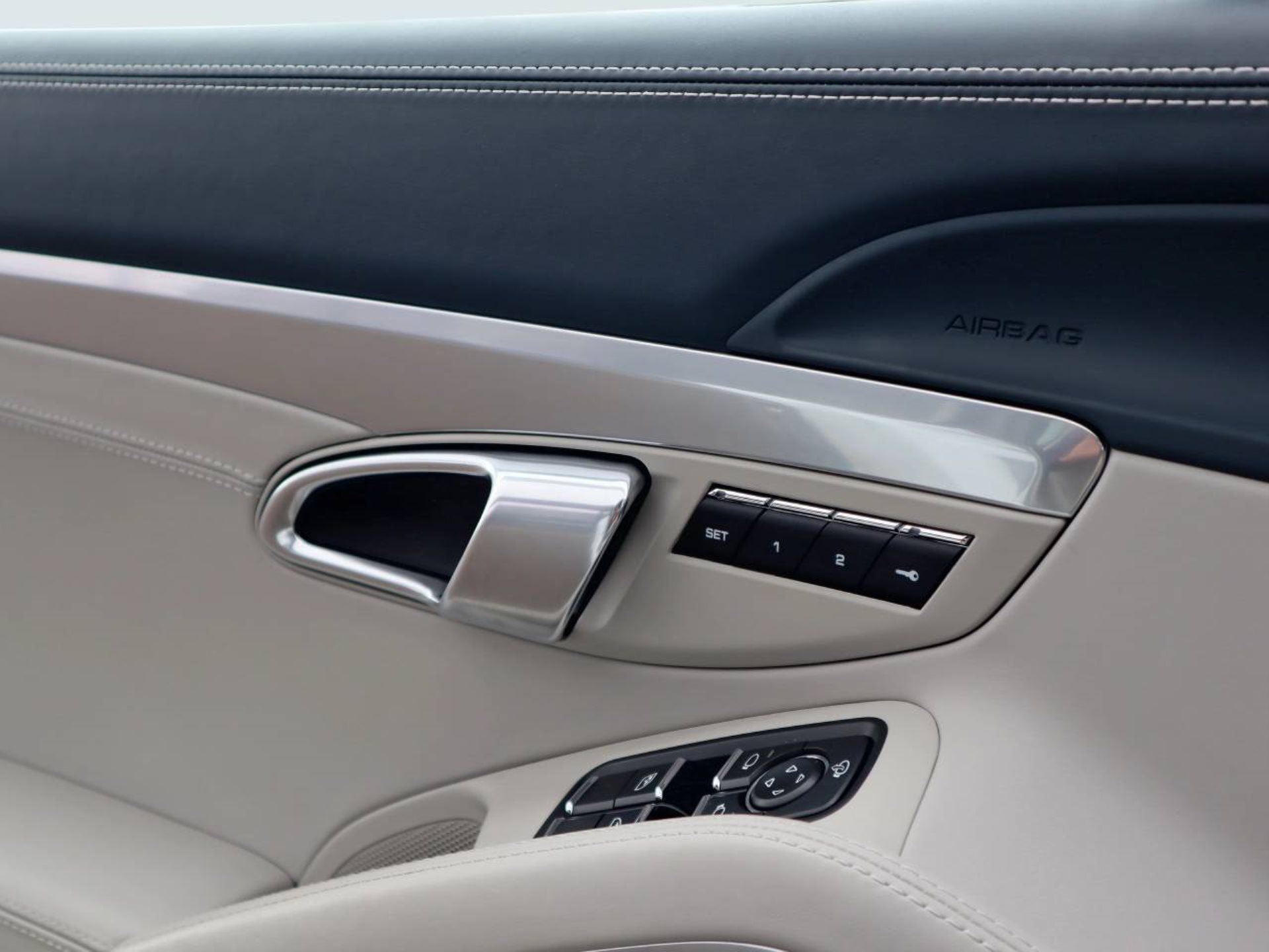 PORSCHE 911 Carrera-image-18