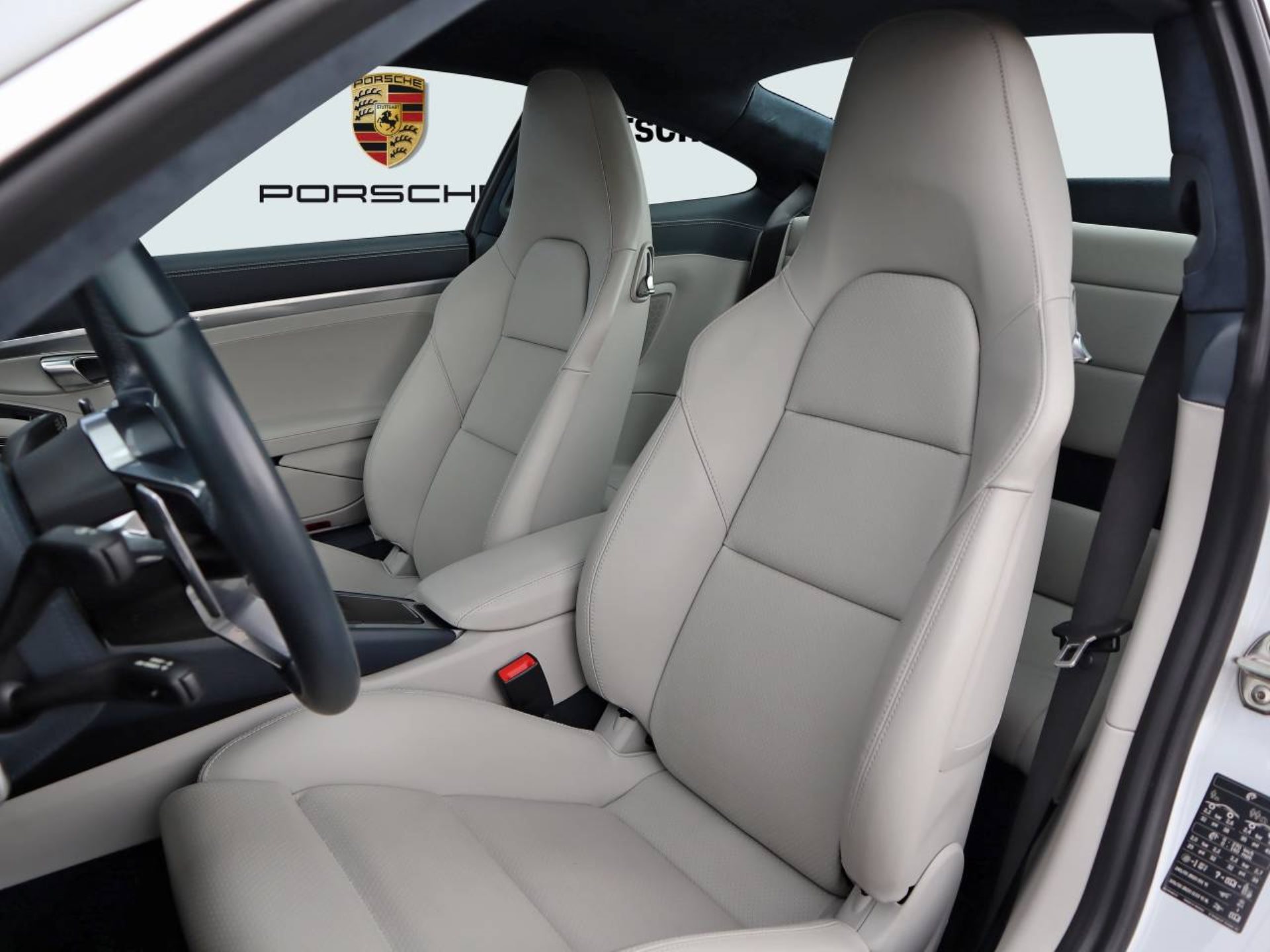 PORSCHE 911 Carrera-image-4