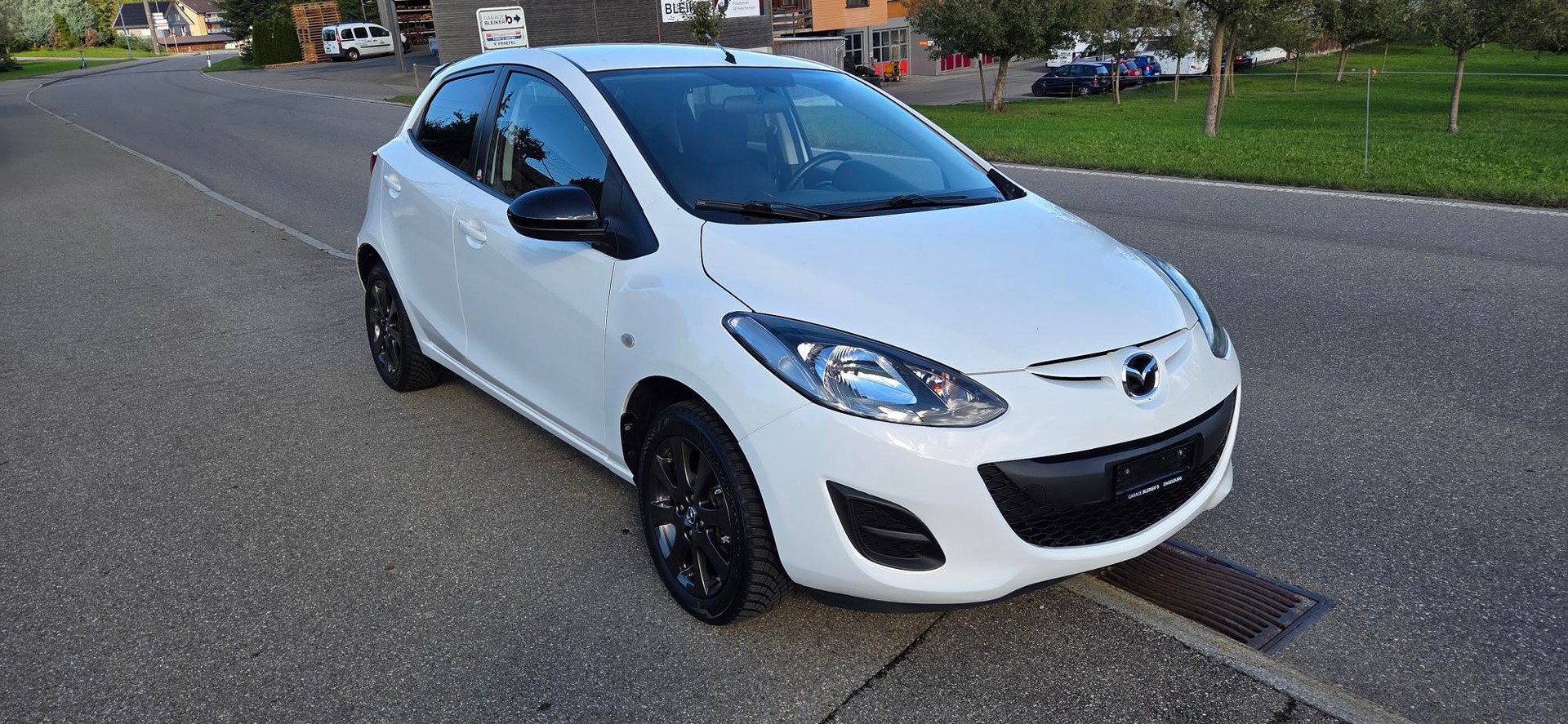 MAZDA 2 1.3i 16V Voila ma Suisse Edition-image-4