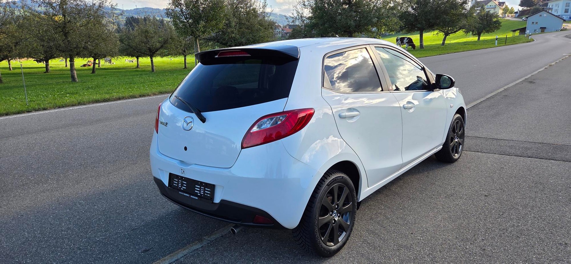 MAZDA 2 1.3i 16V Voila ma Suisse Edition-image-3