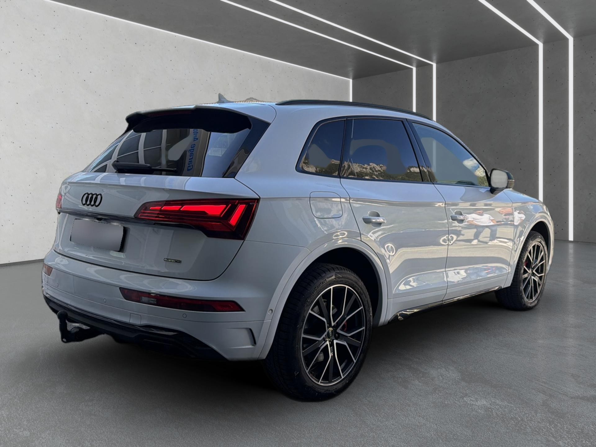 AUDI Q5 40 TDI Black Edition quattro S-tronic-image-7