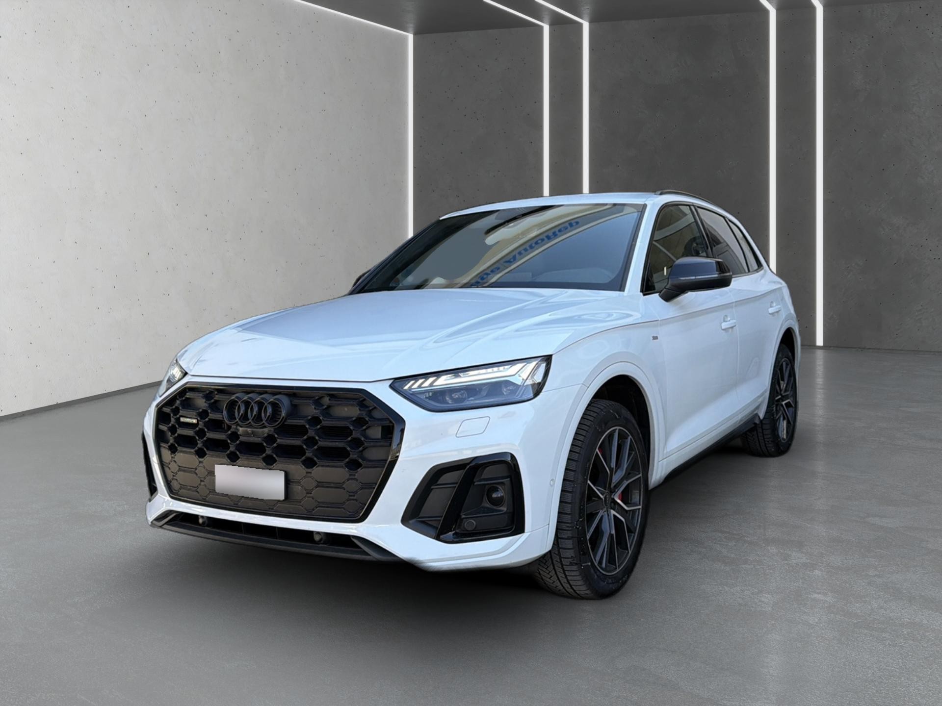 AUDI Q5 40 TDI Black Edition quattro S-tronic-image-2