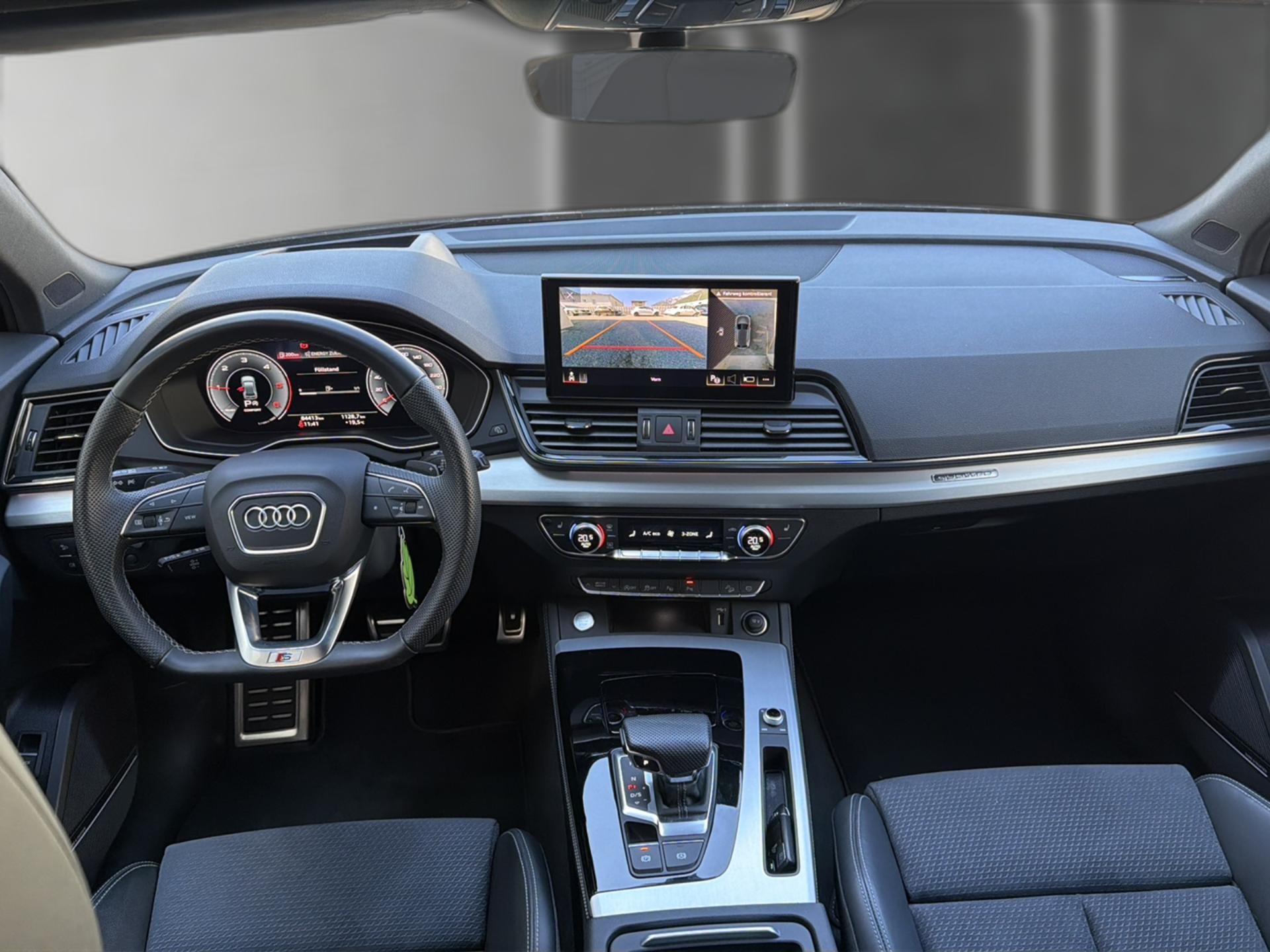 AUDI Q5 40 TDI Black Edition quattro S-tronic-image-9