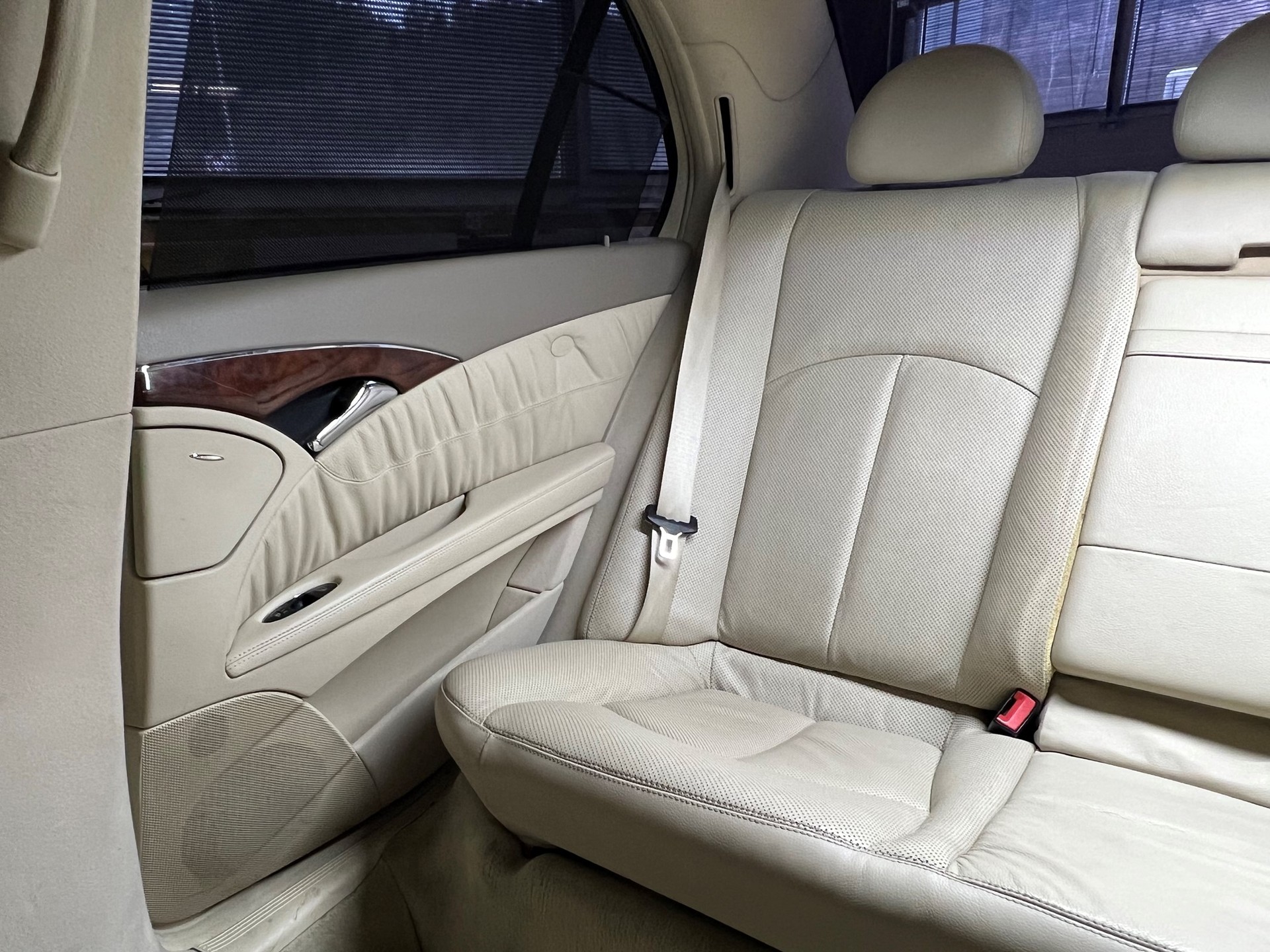 MERCEDES-BENZ E 320 ELEGANCE "EXTENDED LIMO 6 PLÄTZER"-image-20