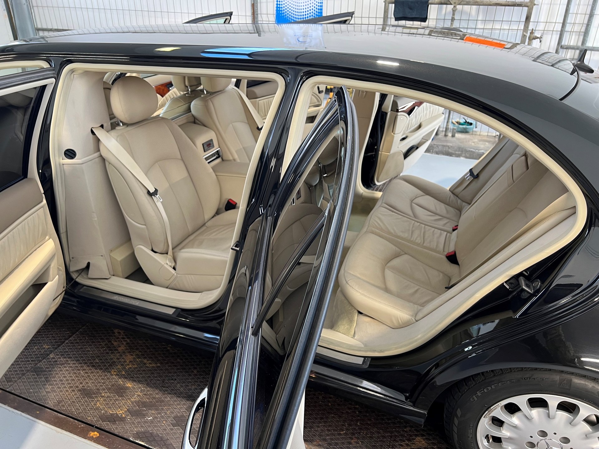 MERCEDES-BENZ E 320 ELEGANCE "EXTENDED LIMO 6 PLÄTZER"-image-8