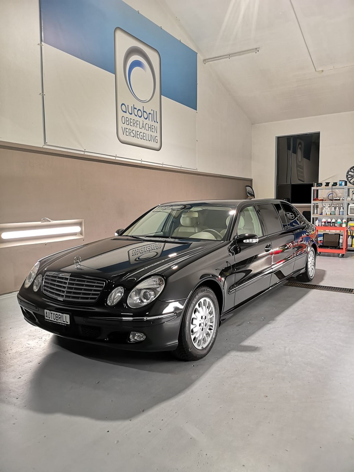MERCEDES-BENZ E 320 ELEGANCE "EXTENDED LIMO 6 PLÄTZER"-image-4