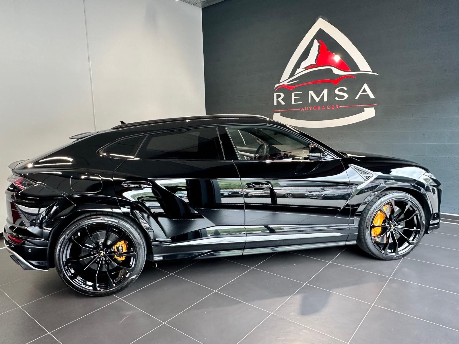 LAMBORGHINI Urus E-Gear-image-6