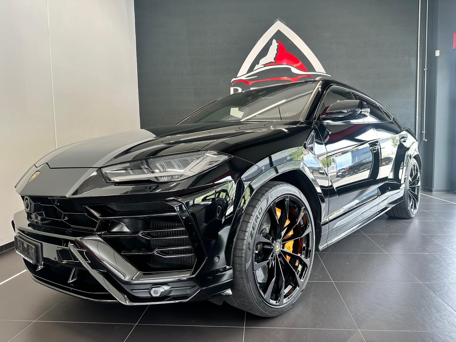LAMBORGHINI Urus E-Gear-image-1