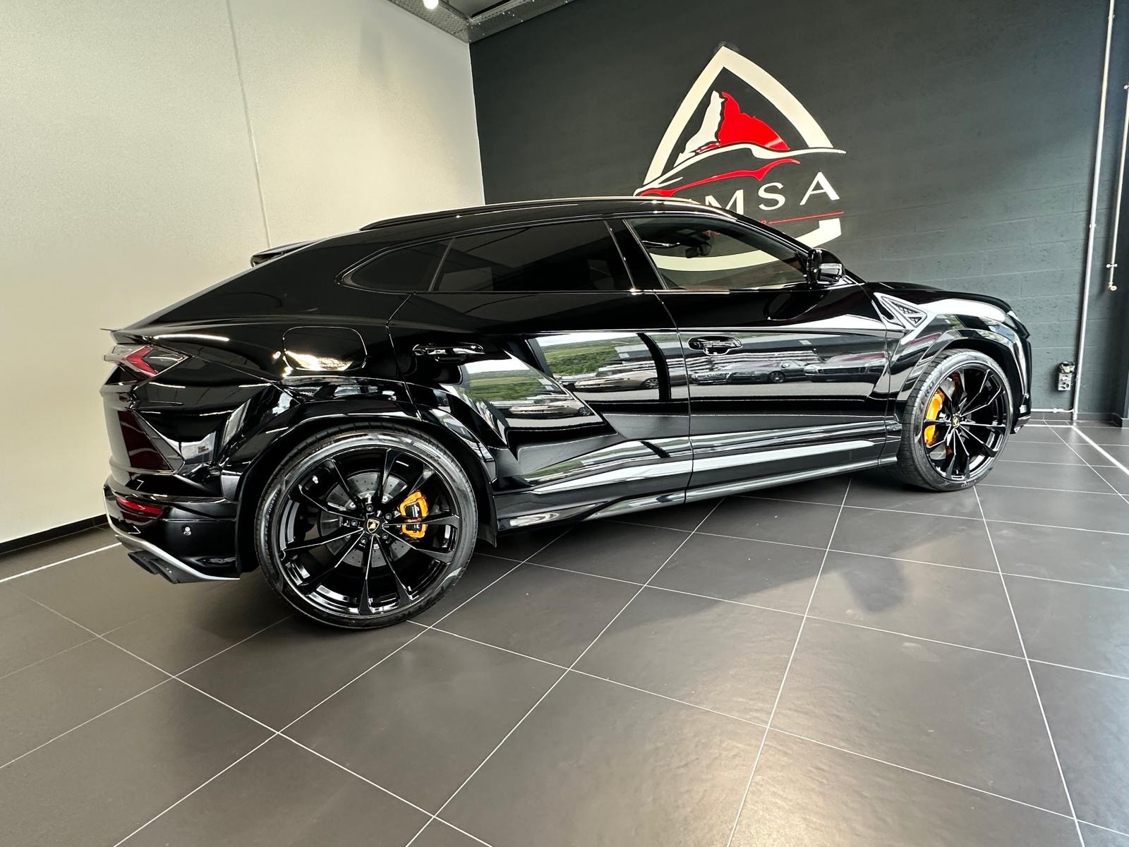LAMBORGHINI Urus E-Gear-image-2