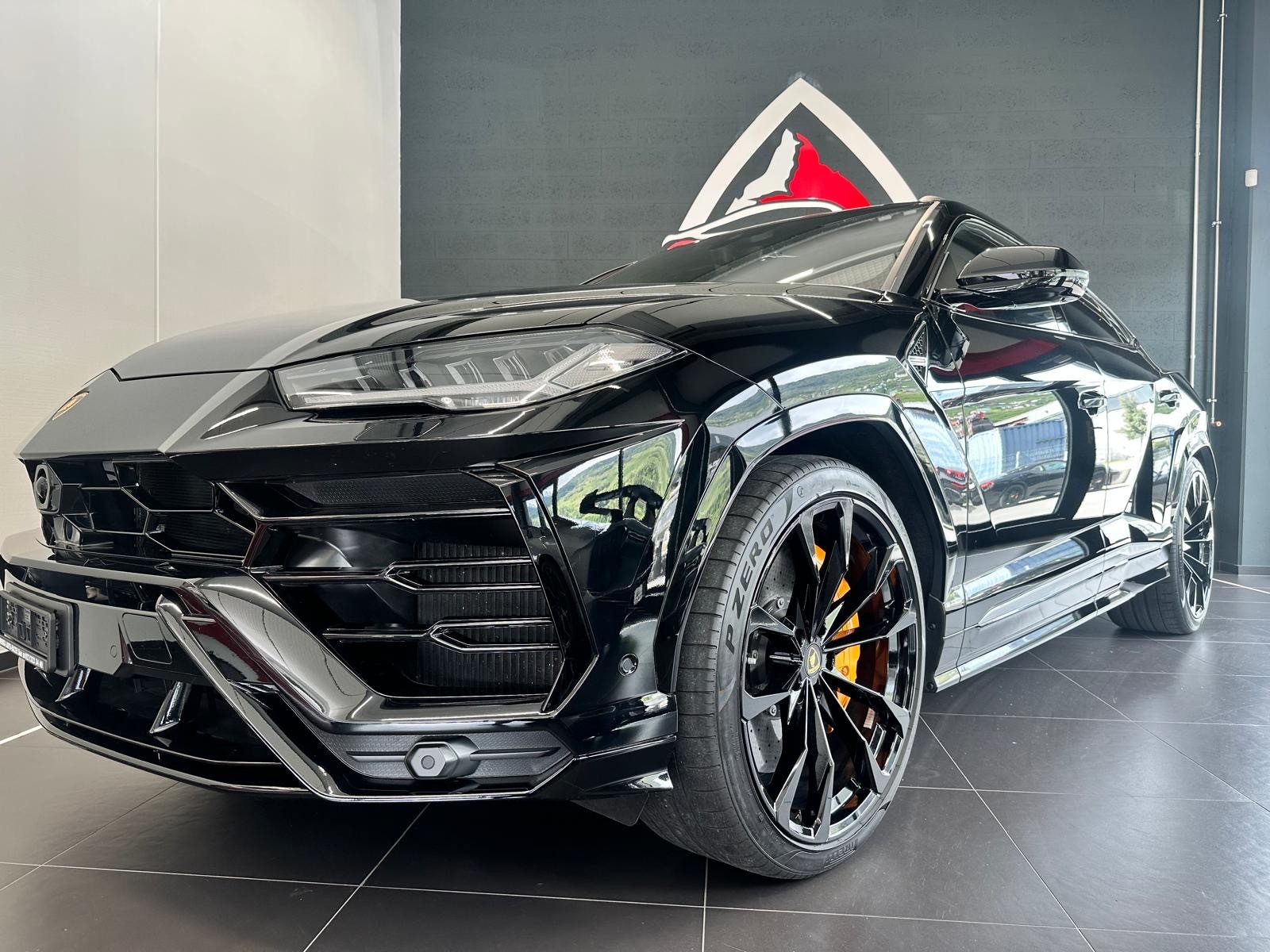 LAMBORGHINI Urus E-Gear-image-3
