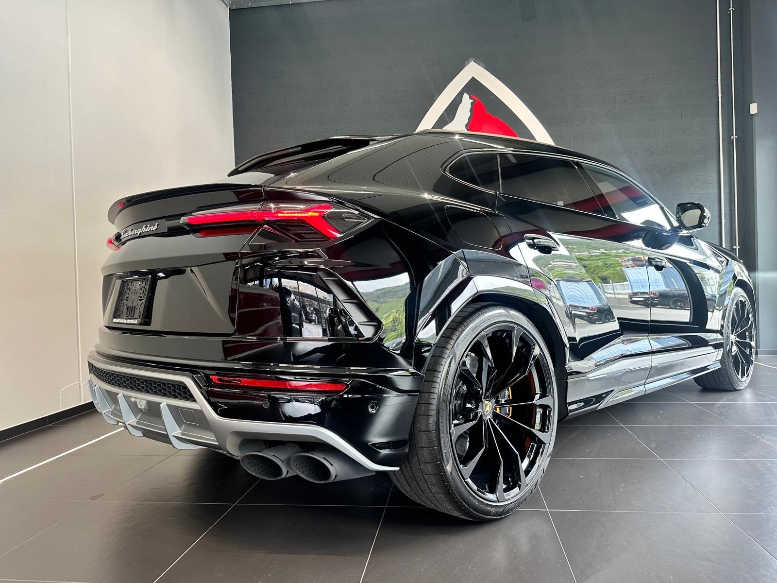 LAMBORGHINI Urus E-Gear-image-5