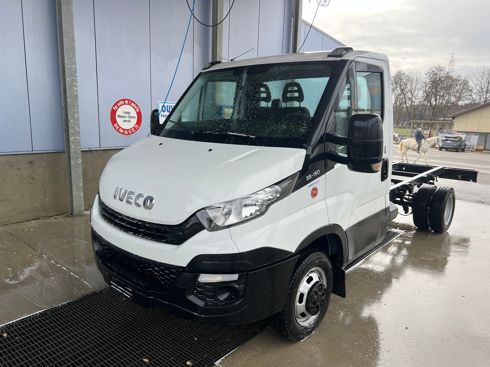 IVECO 35C15 3.0 Diesel Châssis cabine-image-0