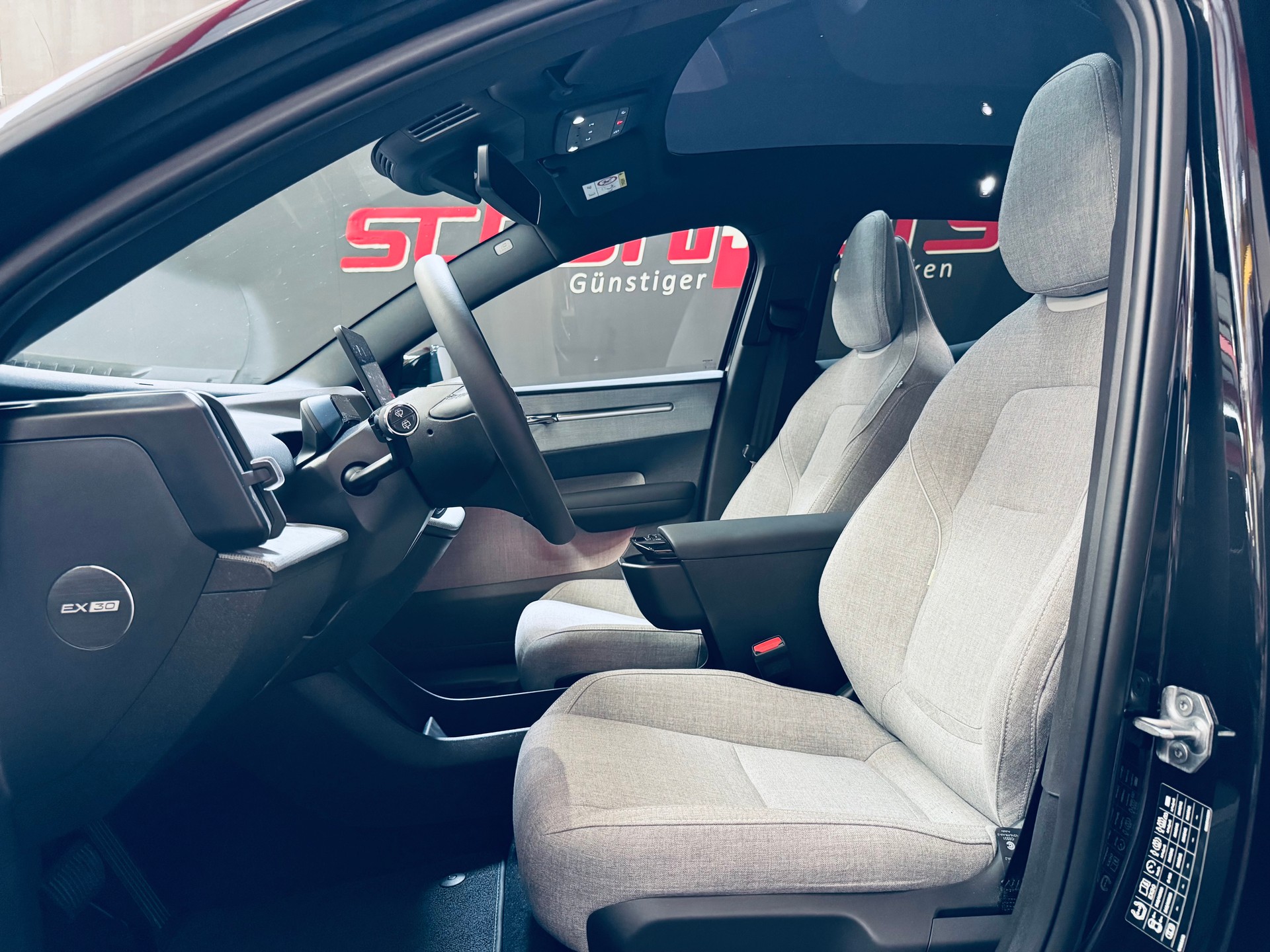 VOLVO EX30 E60 Twin Ultra Performance AWD-image-9