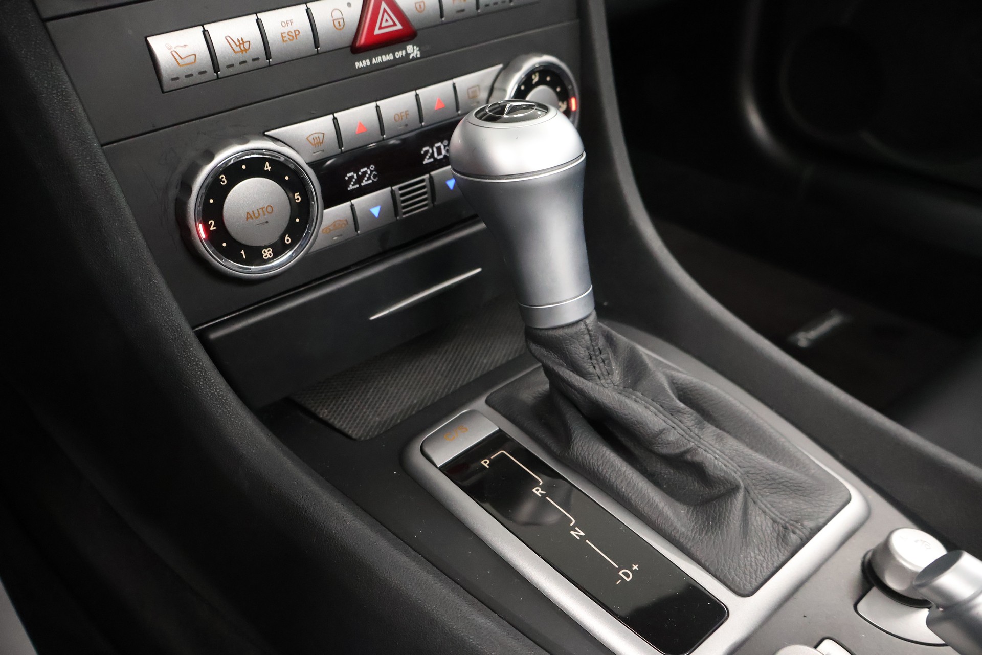 MERCEDES-BENZ SLK 350-image-21