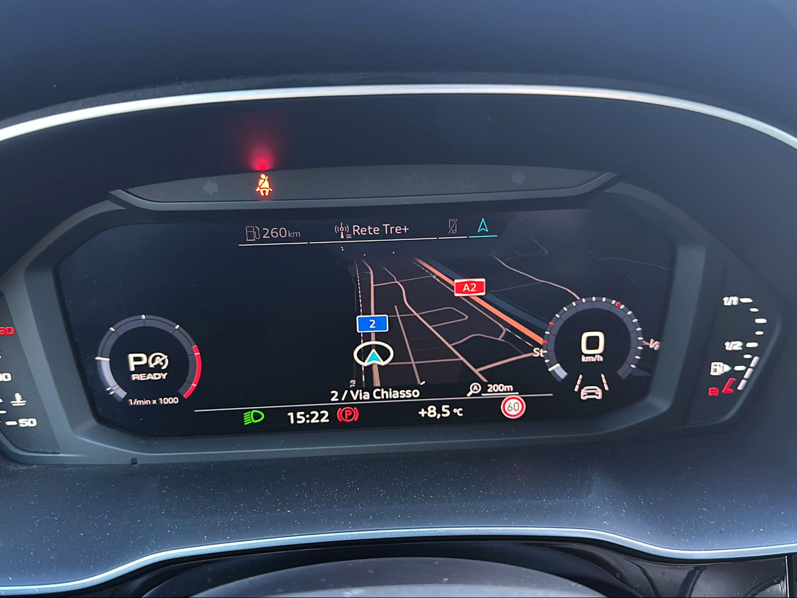 AUDI Q3 35 TDI Attraction quattro S-tronic-image-12